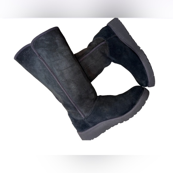 UGG classic tall black suede boots women’s  size 9 fur booties - Picture 9 of 11